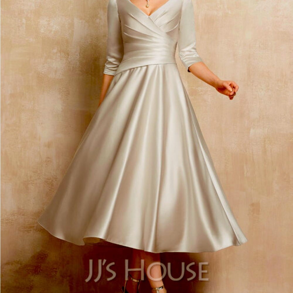 Cocktail length dreamy dress. NWT